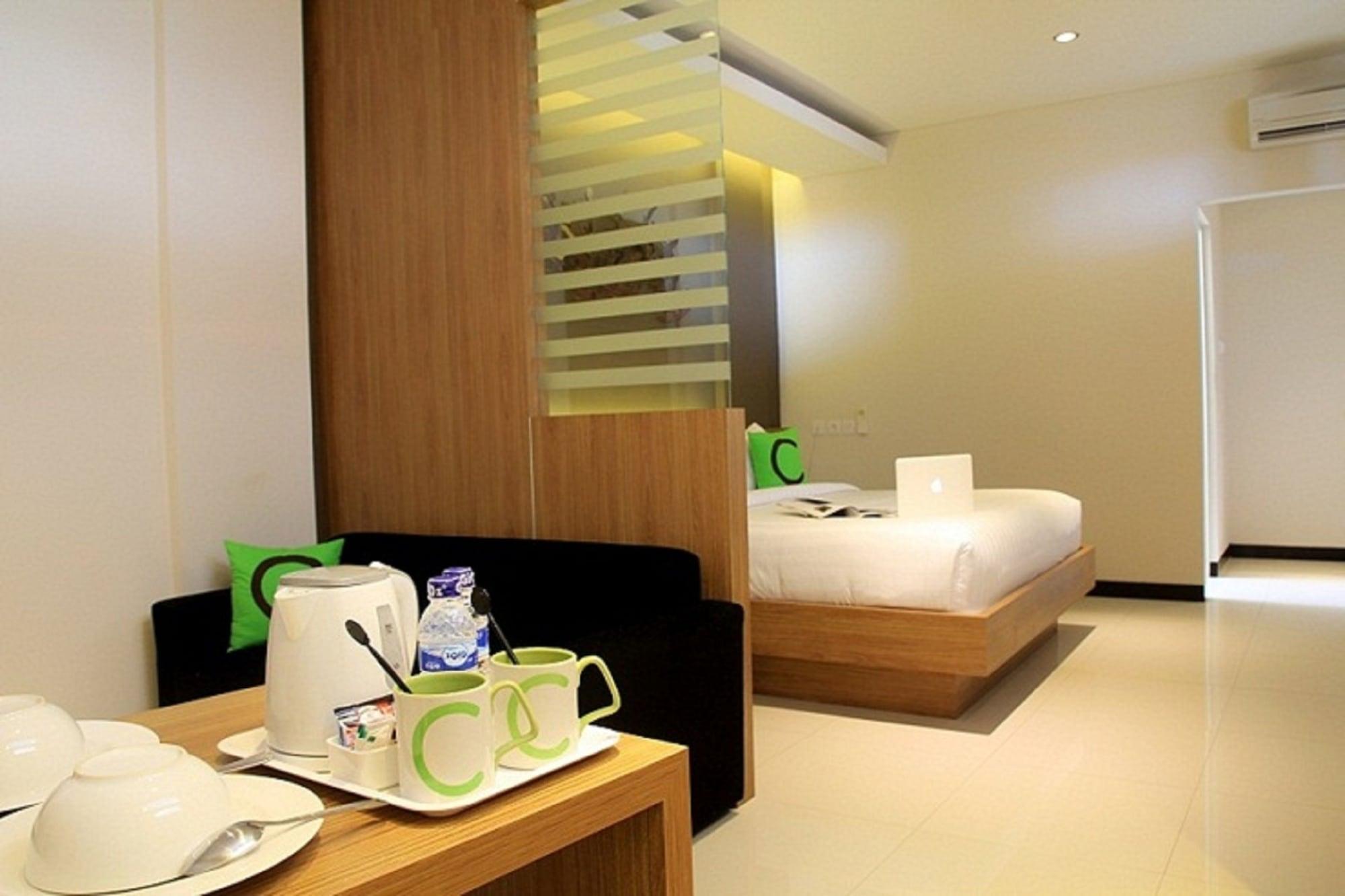 โคซี สเตย์ โฮเต็ล ซิมปัง เอนัม Hotel เดนปาซาร์ ภายนอก รูปภาพ