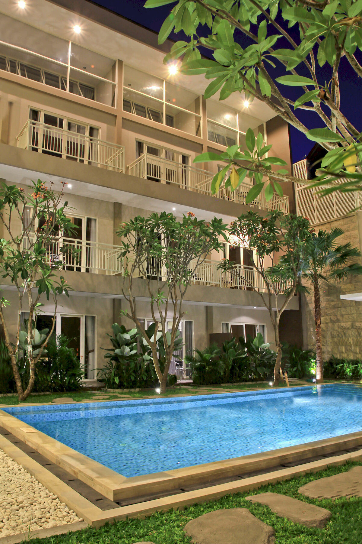 โคซี สเตย์ โฮเต็ล ซิมปัง เอนัม Hotel เดนปาซาร์ ภายนอก รูปภาพ