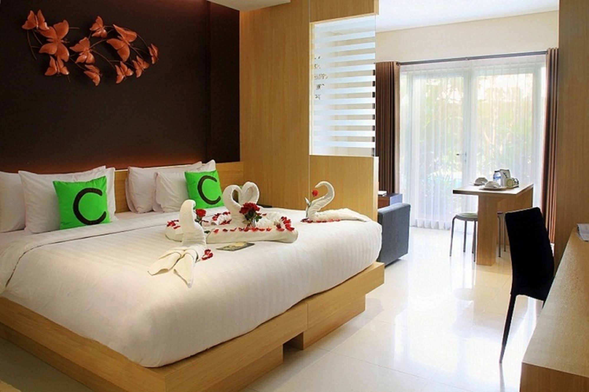 โคซี สเตย์ โฮเต็ล ซิมปัง เอนัม Hotel เดนปาซาร์ ภายนอก รูปภาพ